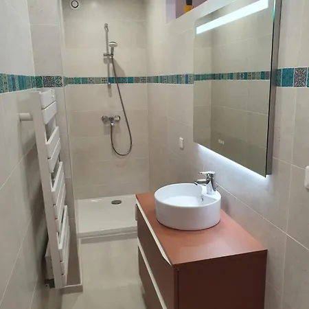 לינה וארוחת בוקר H2o D'hotes 4*