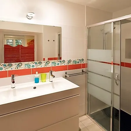 לינה וארוחת בוקר H2o D'hotes 4*